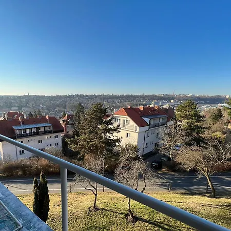 לינה וארוחת בוקר View Of פראג
